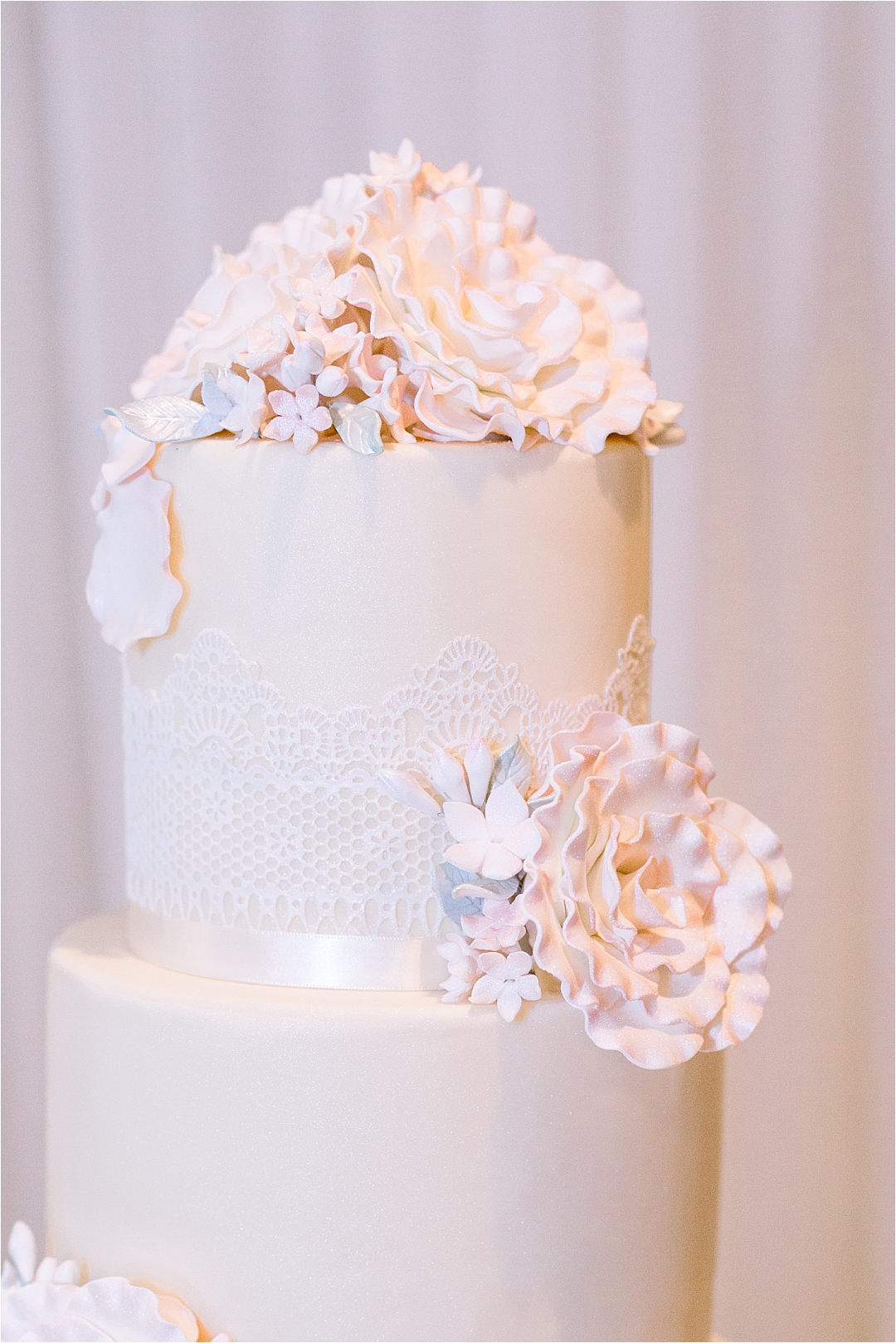 wedding cake design_Photos by Leigh Wolfe, Atlanta's Top Wedding Photographer