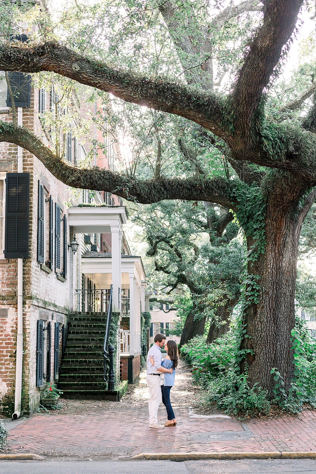 Proposal and Engagement Photos in Historic Savannah Georgia by Leigh Wolfe Photography